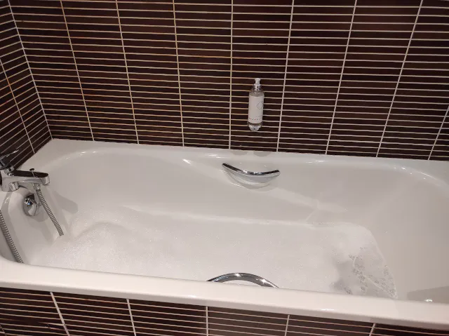 A nice perk for a lucky DevRel: a bath in the room