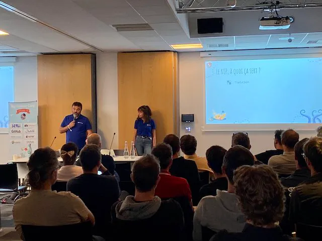 Elea and Stephane talk at JUG Sumer Camp