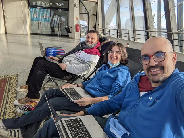 SnowCamp - Working in the train station