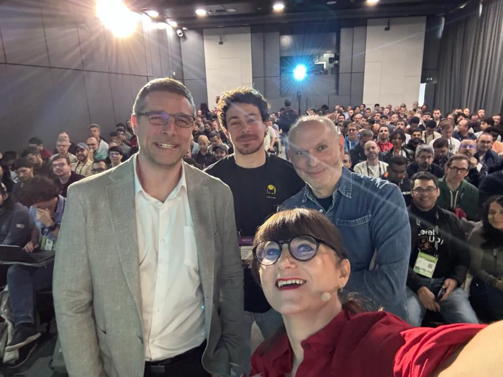 Fanny Bouton speaking at Devoxx France 2026